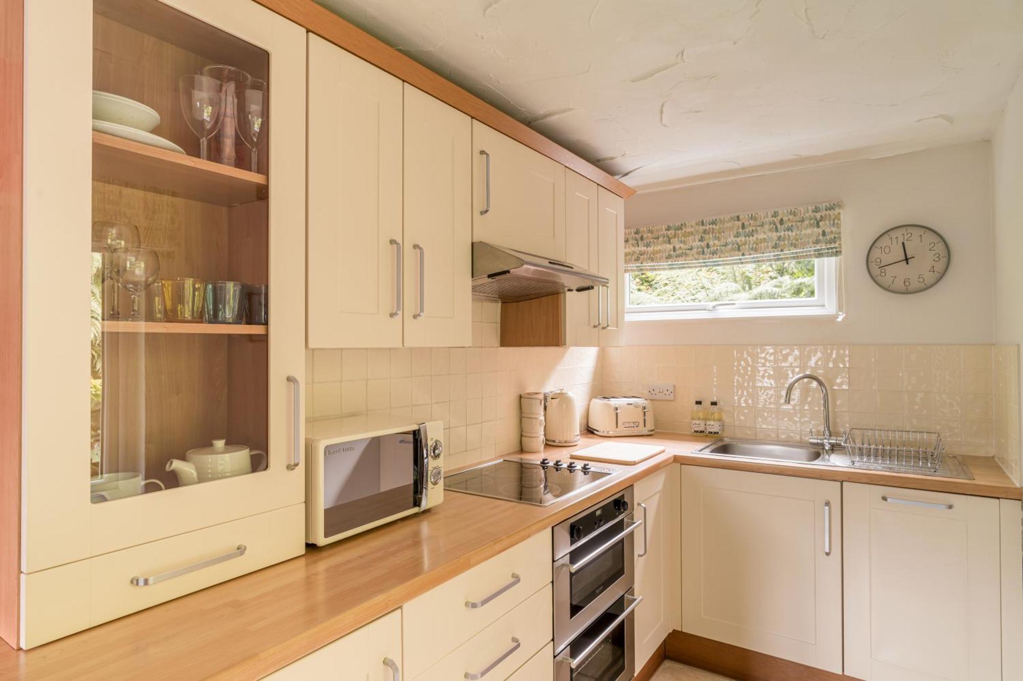 Squirrel Bank, With A Hot Tub & Parking Bowness-on-Windermere Exterior foto